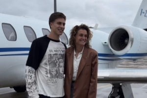 尤文官方曬照，伊爾迪茲和吉雷利啟程前往金球獎(jiǎng)?lì)C獎(jiǎng)典禮