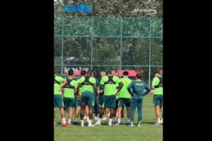 京媒：今天訓(xùn)練前，塞蒂恩表示大連隊一定會像杯賽一樣拼國安