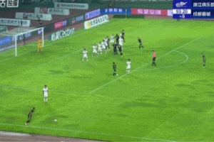 拒絕被絕平！浙江補(bǔ)時(shí)階段頭球攻門，劉殿座起跳神撲救險(xiǎn)