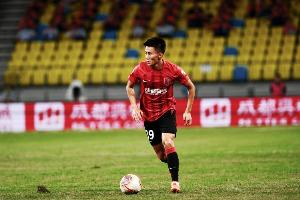 里程碑！成都蓉城中場甘超職業(yè)生涯各賽事出場200次