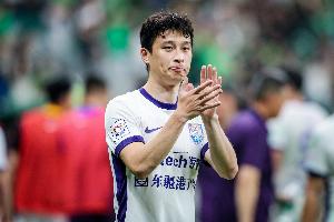 津媒：津門(mén)虎醫(yī)務(wù)組抓緊時(shí)間對(duì)巴頓、謝維軍治療，效果還不錯(cuò)