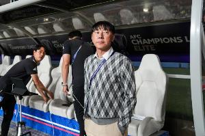 上任僅65天！韓媒：蔚山HD主帥申臺(tái)龍下課，帶隊(duì)2勝4平4負(fù)