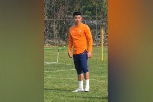 記者：馮伯元已回歸青島海牛，昨天下午參加了球隊(duì)的訓(xùn)練課