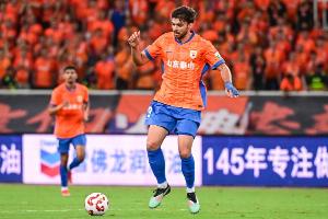 澤卡：泰山單場贏球獎8萬美元，薪資可觀且按時發(fā)，我何要離開？