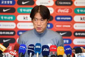 韓國隊主帥：短時間內(nèi)提升球員水平很難，將從慘敗中吸取教訓(xùn)