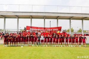 海港新聞官曬球隊全家福：穆斯卡特C位，6外援在列