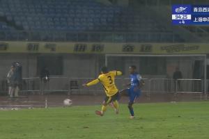 烏鴉坐飛機(jī)！趙宏略雙腿跳起蹬踏馬納法，差點(diǎn)吃到西海岸第三紅