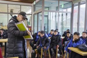 靠足球小將賺錢？董路：我們不跟孩子們簽約，也沒球員交易簽約費(fèi)