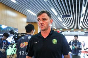 足球報(bào)：國(guó)安近5輪4負(fù)，球隊(duì)絕非僅僅靠換帥就能立刻走出低谷