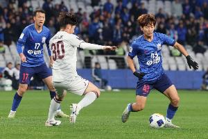 記者：楊皓宇打入金子般進(jìn)球，助山東U20隊(duì)有驚無險(xiǎn)地成功晉級(jí)