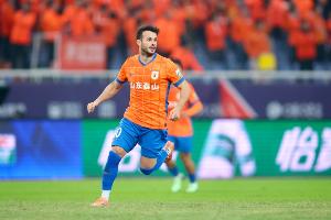 魯媒：泰山不會(huì)輕易給瓦科長(zhǎng)合同，球隊(duì)之前還曾接觸過替代人選