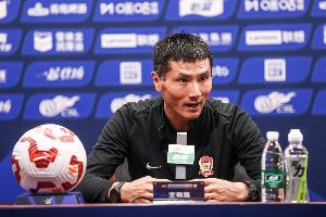 媒體人：邵佳一的最大優(yōu)勢是超級省錢，歐洲教練起步價是100萬歐