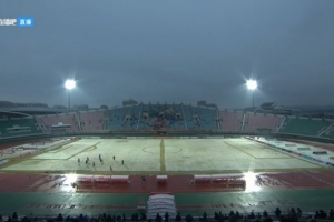 冰天雪地！延邊龍鼎主場(chǎng)積雪嚴(yán)重，草坪都被染成了白色