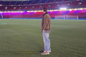 梅西在諾坎普曬照引發(fā)回歸猜測，科貝電臺：他渴望再次為巴薩效力