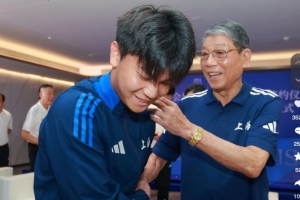 蒯紀(jì)聞：非常感謝徐導(dǎo)和這幫小兄弟 希望未來在頂峰相見