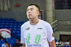 媒體人：大韓腿部遭遇傷勢(shì) 他今天賽前根據(jù)身體狀況決定是否出戰(zhàn)