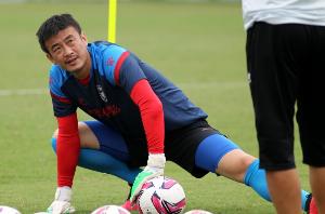 宋振瑜：傳統(tǒng)門將已不符合現(xiàn)代足球要求；現(xiàn)代型門將從諾伊爾開始