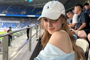 球場(chǎng)情場(chǎng)雙德意！拜合拉木腳后跟巧射，評(píng)論區(qū)疑似女友評(píng)論：棒棒