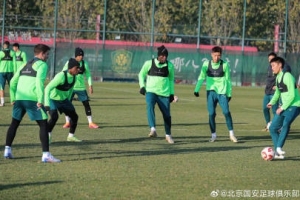 這兩天氣溫下降相當(dāng)明顯 大家在認(rèn)真工作的同時(shí)，也要做好保暖哦