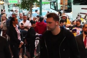 “巨星相十足～東契奇越來越有超巨相了”