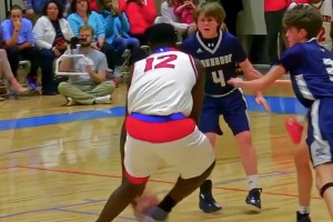 這觀感實在太夸張！胖虎當年和同齡孩子的比賽，真是降維打擊！