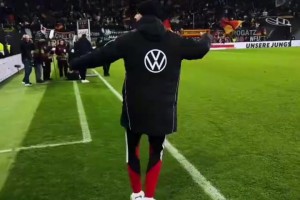 晉級世界杯正賽！德國隊賽后球迷互動環(huán)節(jié)！