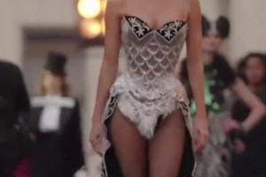 ??肯豆·詹娜為好萊塢大秀開場，這大體格符合吧友審美不？